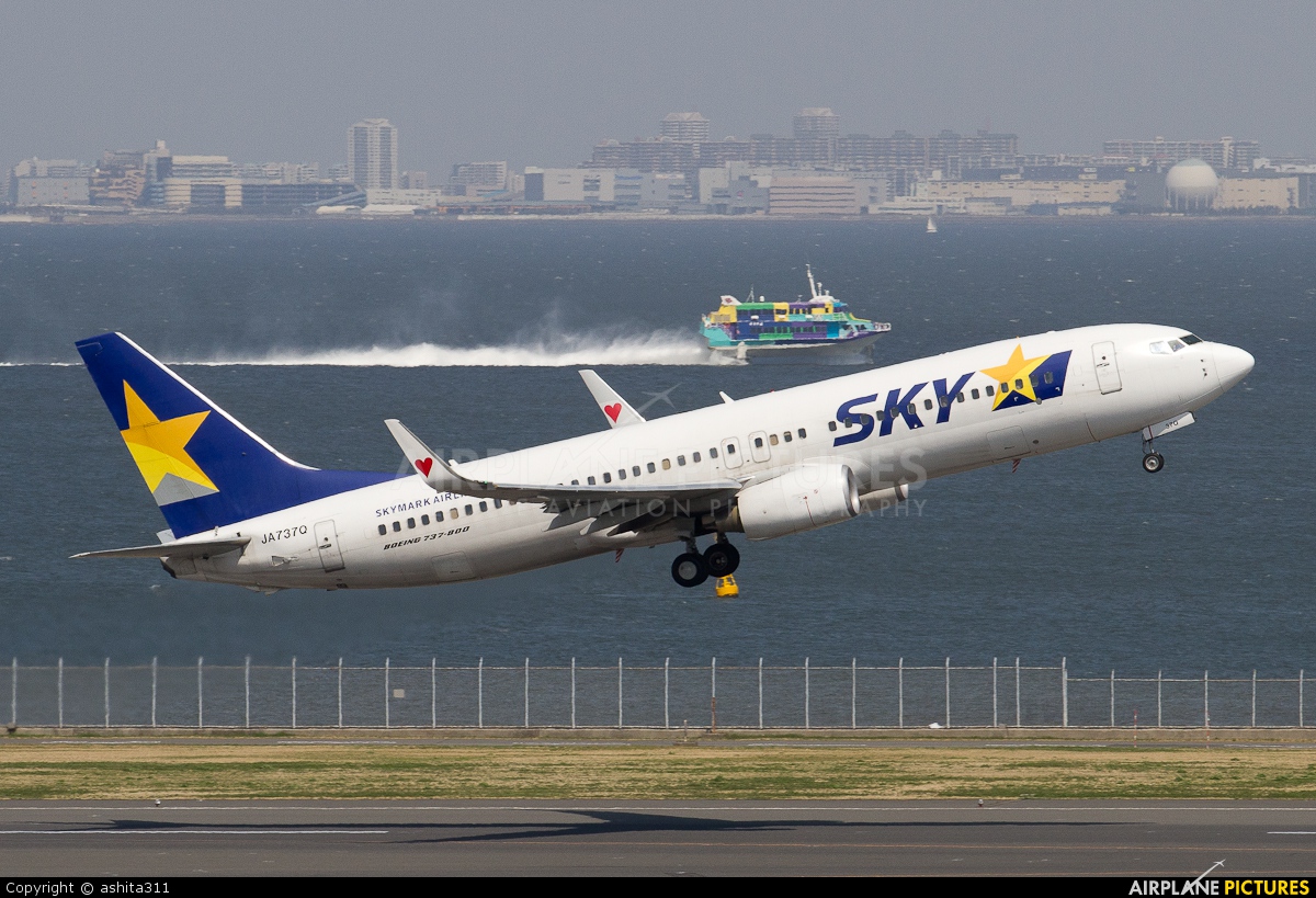 Skymark Airlines JA737Q aircraft at Tokyo - Haneda Intl