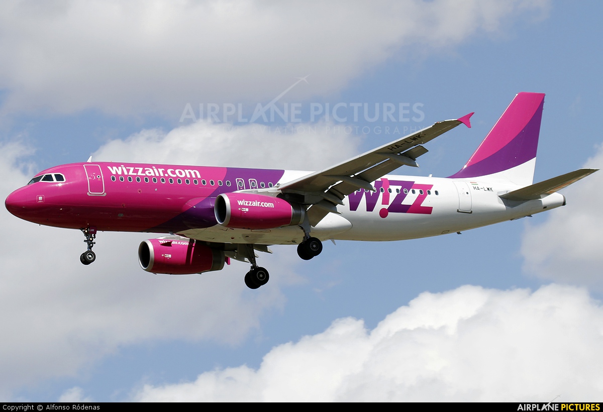 Wizz Air HA-LWK aircraft at Barcelona - El Prat