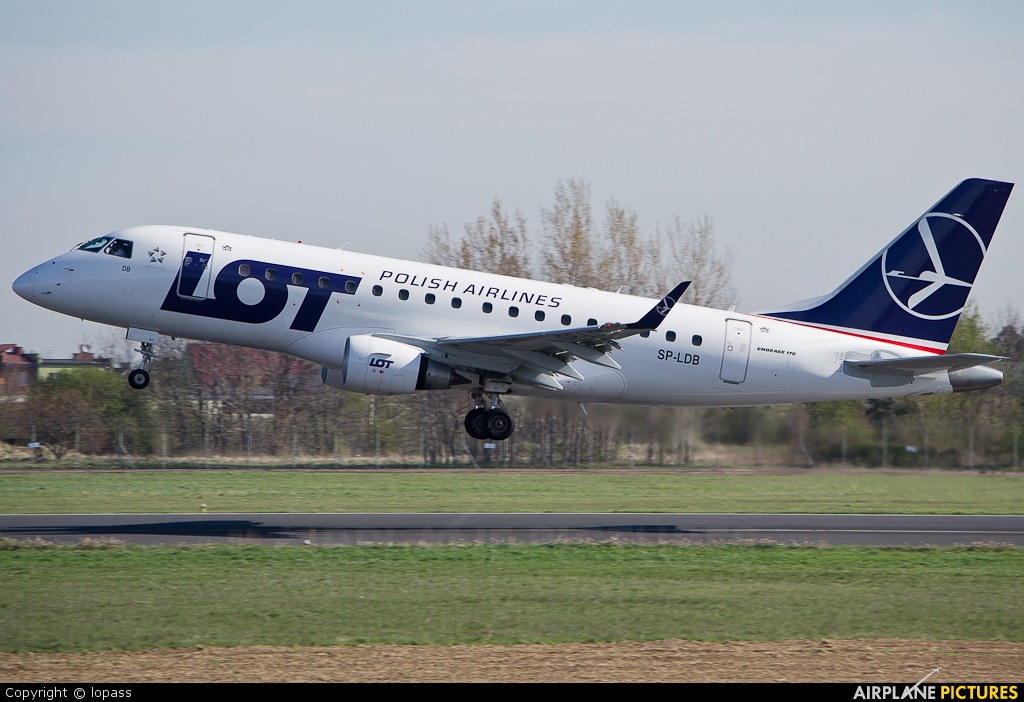 LOT - Polish Airlines SP-LDB aircraft at Poznań - Ławica
