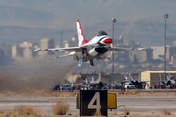 92-3908 - USA - Air Force : Thunderbirds General Dynamics F-16C Fighting Falcon