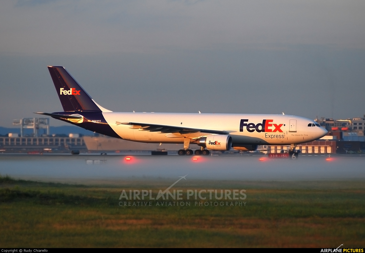 FedEx Federal Express N689FE aircraft at Boston - General Edward Lawrence Logan Intl