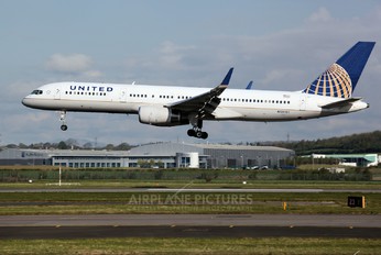 N58101 - United Airlines Boeing 757-200