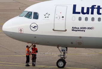 D-AIPY - Lufthansa Airbus A320