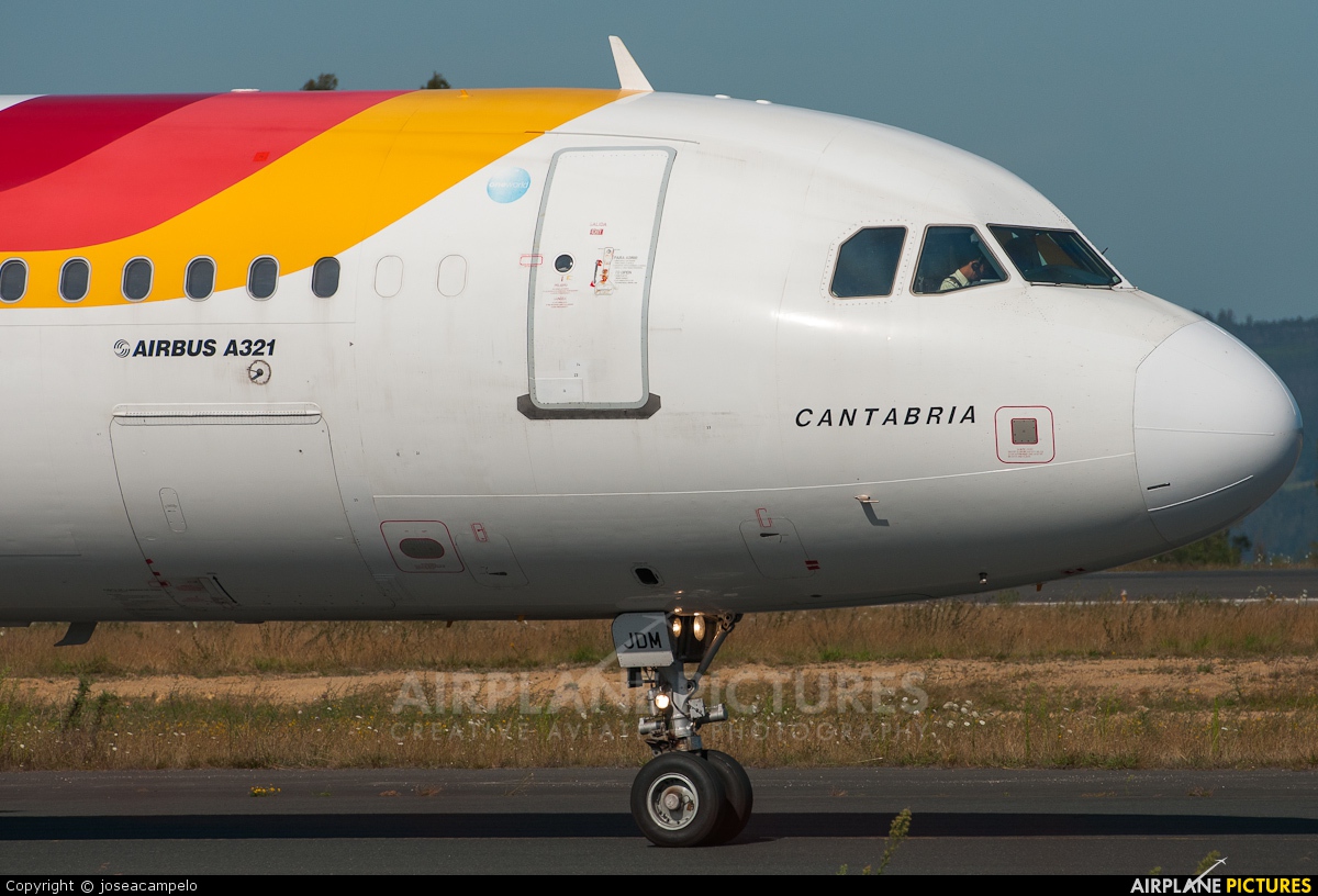 Iberia EC-JDM aircraft at Santiago de Compostela