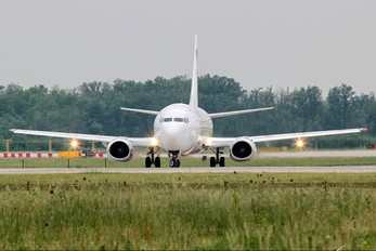 YU-ANI - JAT Airways Boeing 737-300
