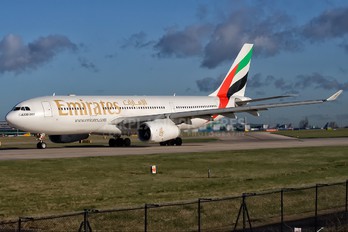 A6-EKW - Emirates Airlines Airbus A330-200