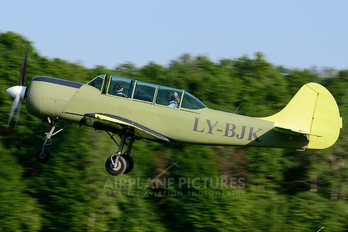 LY-BJK - Private Aerostar SA Yak 52