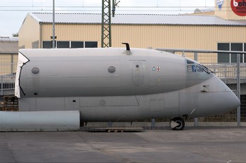 XW665 - Royal Air Force British Aerospace Nimrod R.1
