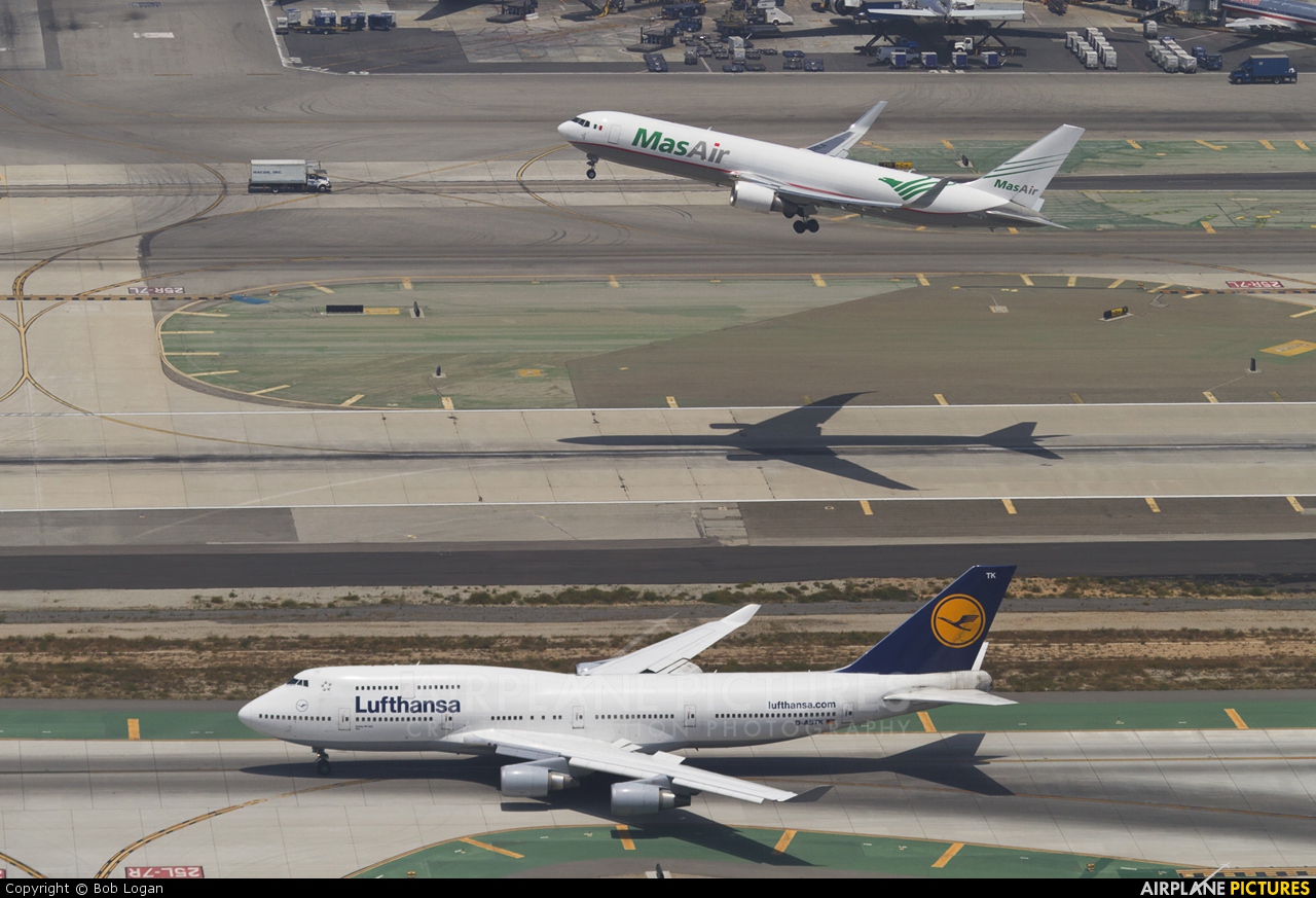 Lufthansa D-ABTK aircraft at Los Angeles Intl
