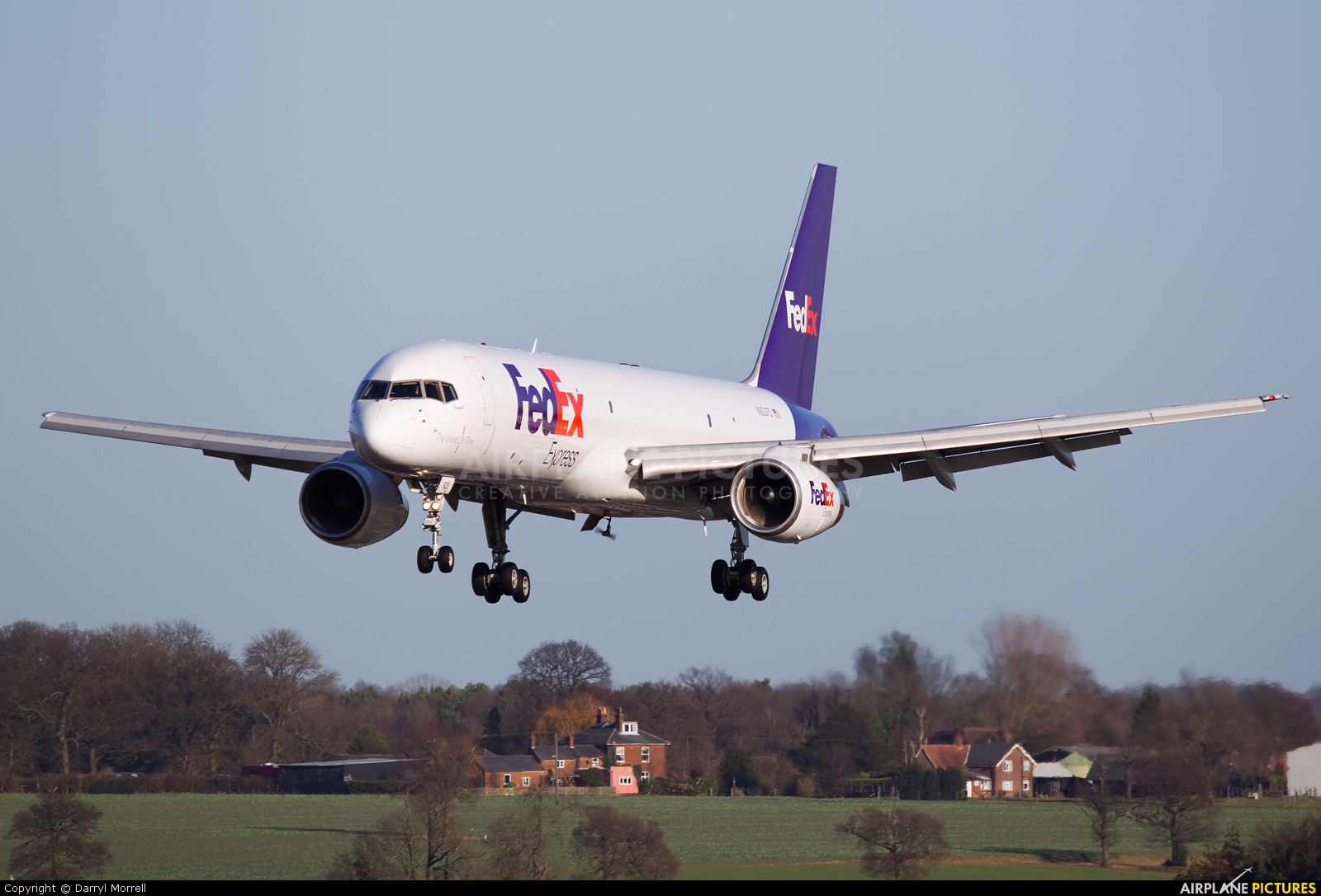 FedEx Federal Express N923FD aircraft at London - Luton