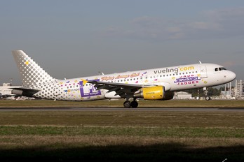 EC-KDG - Vueling Airlines Airbus A320
