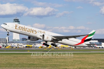 A6-ECP - Emirates Airlines Boeing 777-300ER