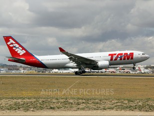 PT-MVV - TAM Airbus A330-200
