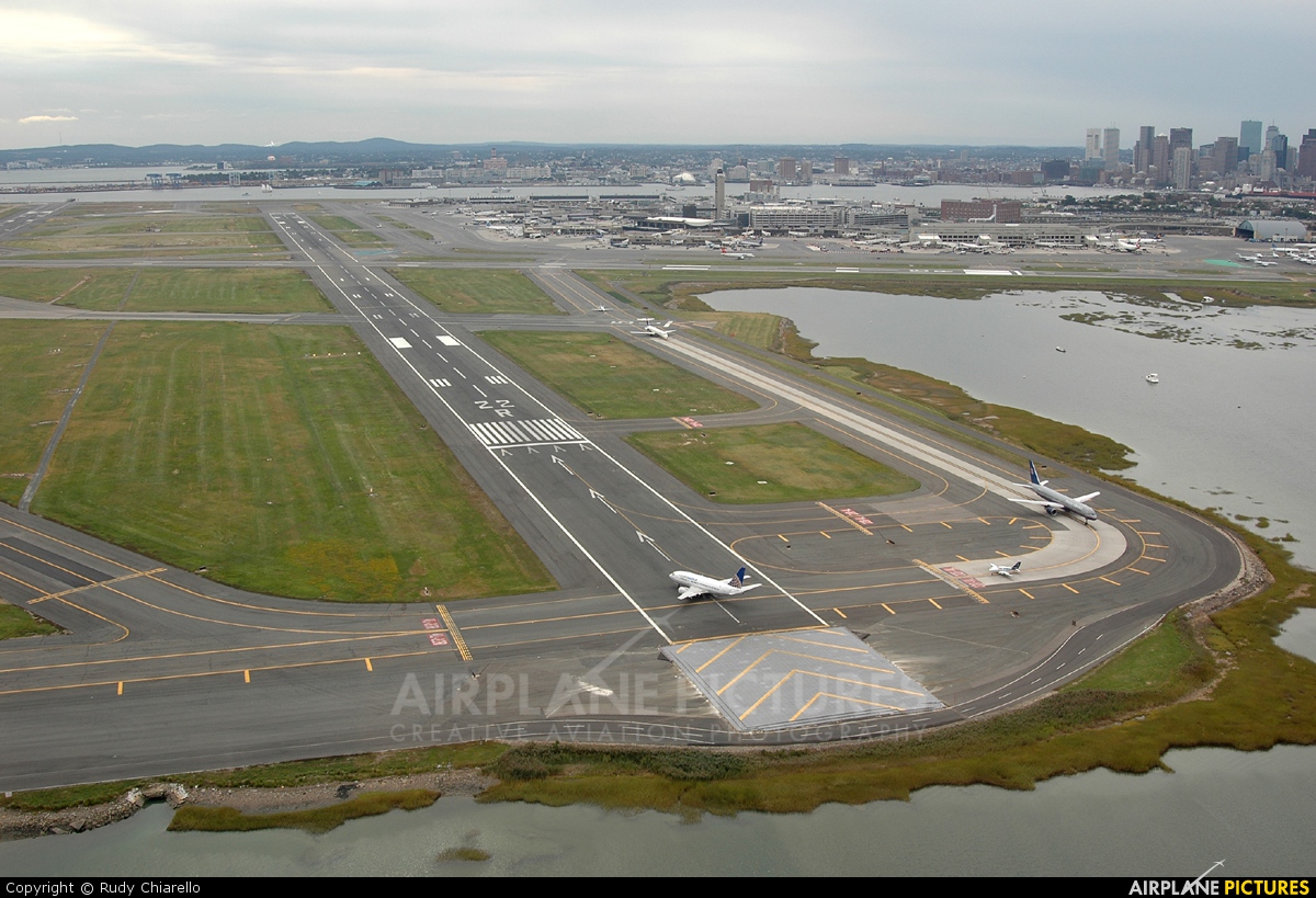 - Airport Overview - aircraft at Boston - General Edward Lawrence Logan Intl