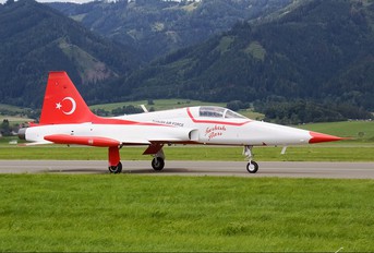 71-3048 - Turkey - Air Force : Turkish Stars Canadair NF-5A