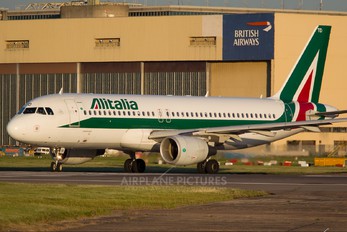 EI-DTD - Alitalia Airbus A320