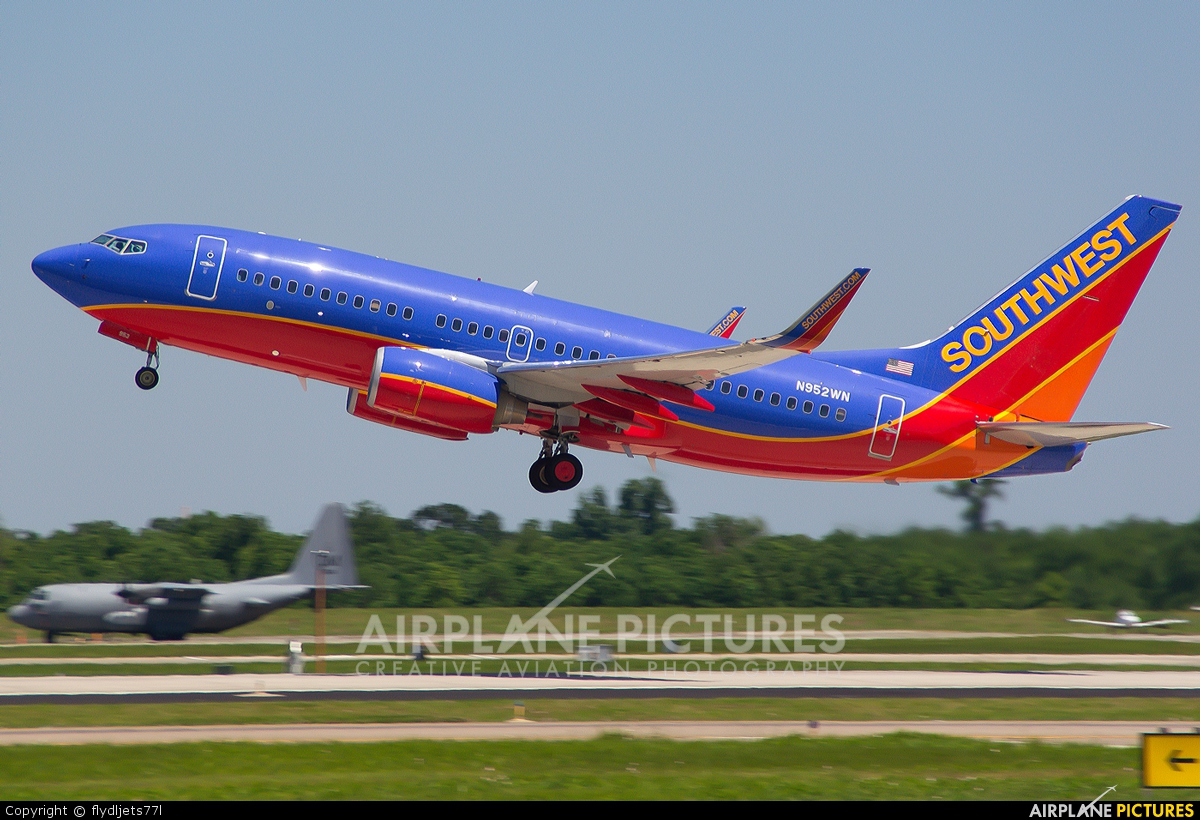 Southwest Airlines N952WN aircraft at New Orleans - Louis Armstrong Intl