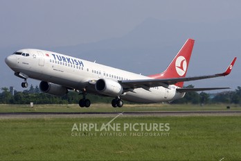 TC-JGF - Turkish Airlines Boeing 737-800