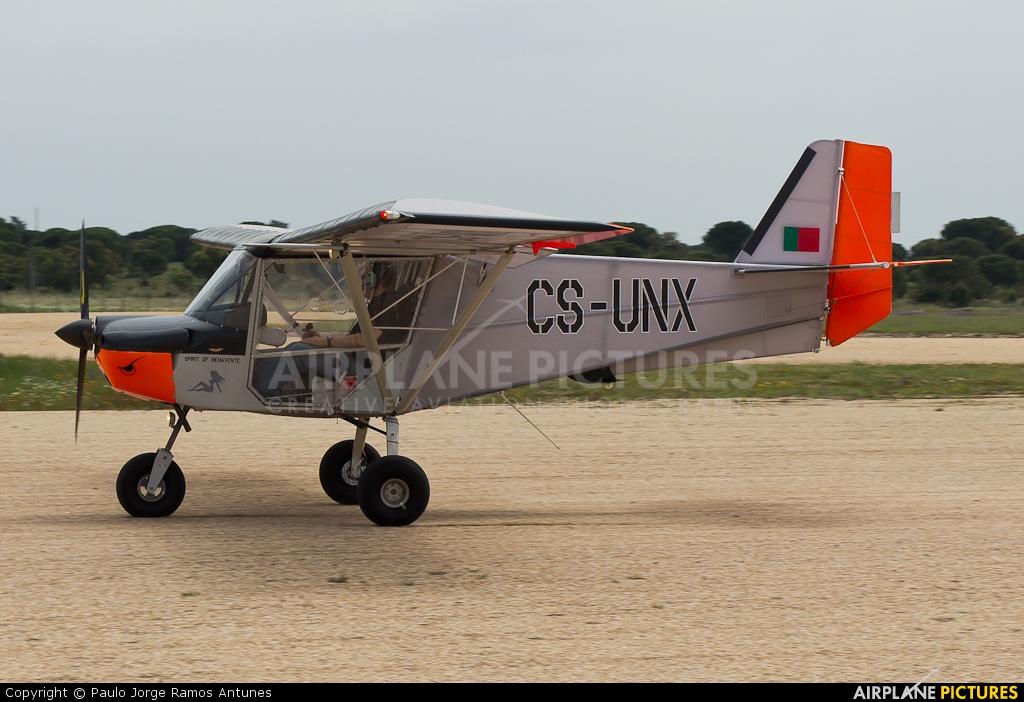 Private CS-UNX aircraft at Benavente