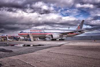N751AN - American Airlines Boeing 777-200ER