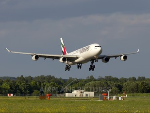 A6-ERP - Emirates Airlines Airbus A340-300