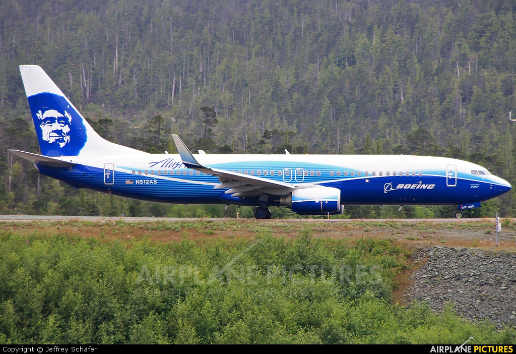 Alaska Airlines N512AS aircraft at Ketchikan
