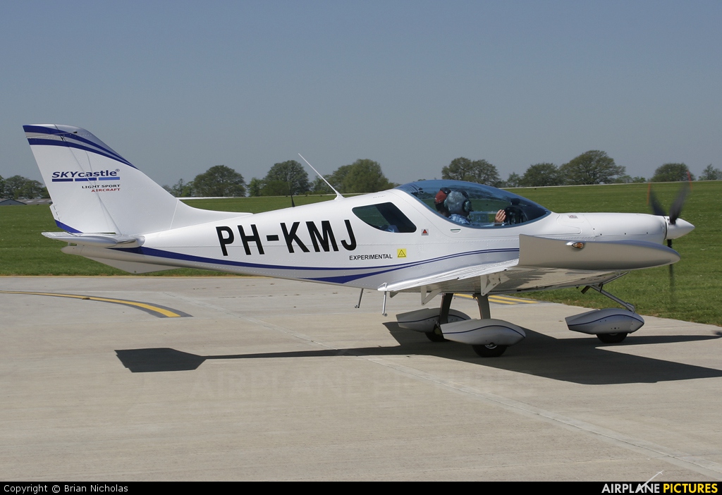 Private PH-KMJ aircraft at Northampton / Sywell