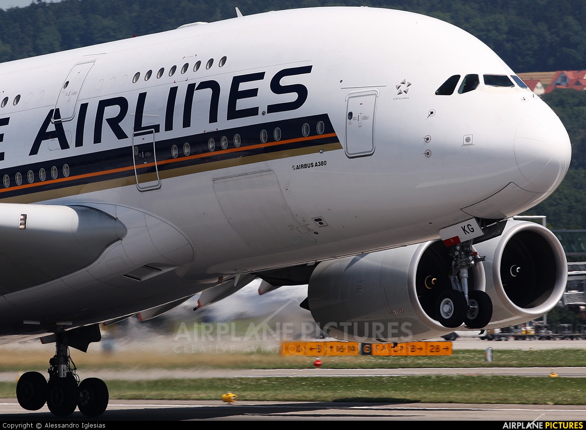 Singapore Airlines 9V-SKG aircraft at Zurich