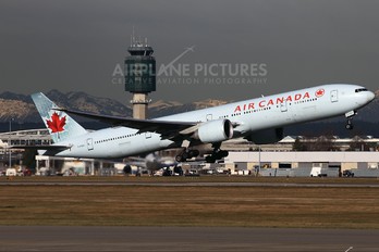C-FIUW - Air Canada Boeing 777-300ER