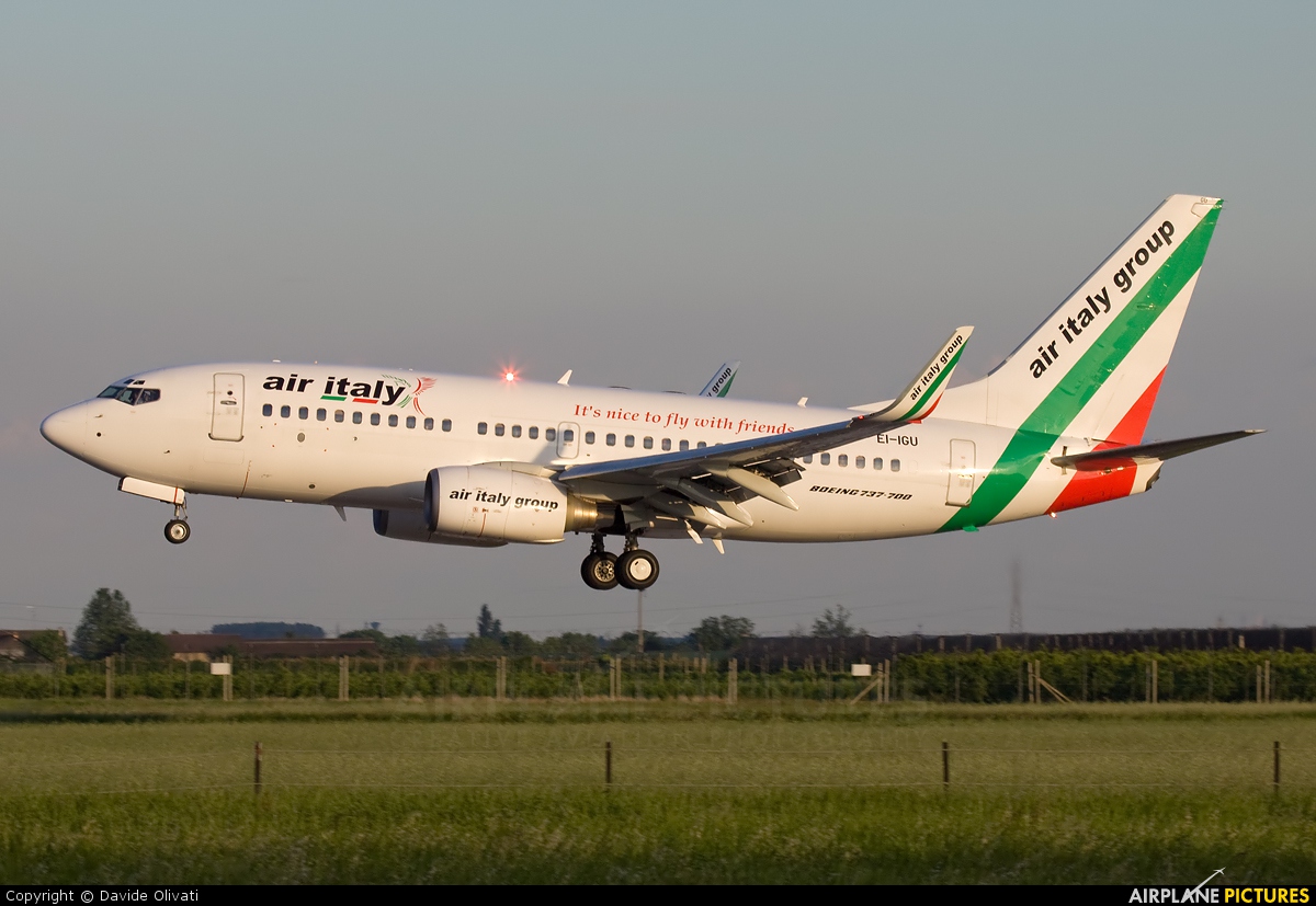 Air Italy EI-IGU aircraft at Verona - Villafranca