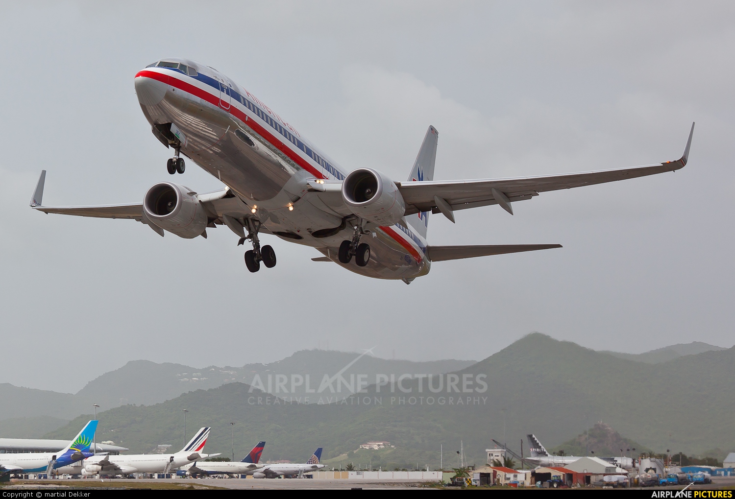 American Airlines N810NN aircraft at Sint Maarten - Princess Juliana Intl