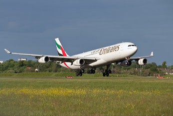 A6-ERR - Emirates Airlines Airbus A340-300