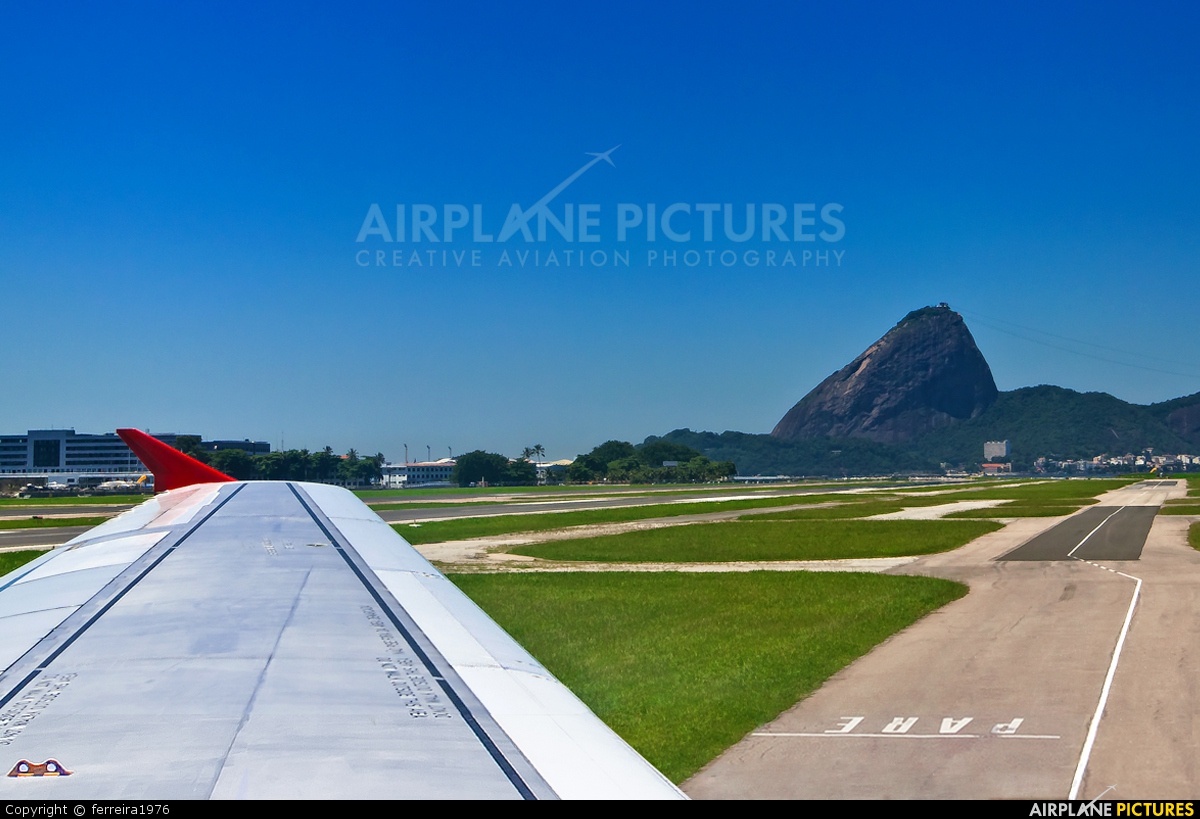 TAM PR-MAO aircraft at Rio de Janeiro - Santos Dumont