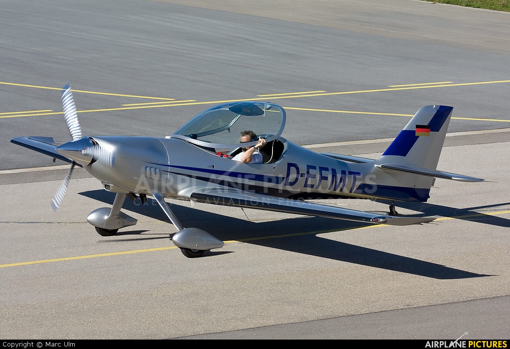 Private D-EFMT aircraft at Augsburg