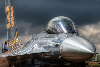 FA-87 - Belgium - Air Force General Dynamics F-16A Fighting Falcon