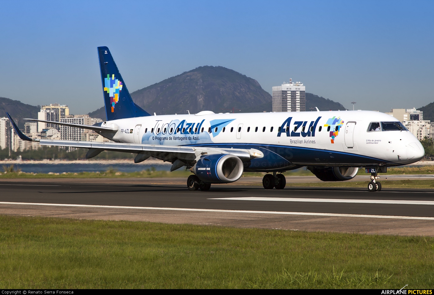 Azul Linhas Aéreas PR-AZL aircraft at Rio de Janeiro - Santos Dumont