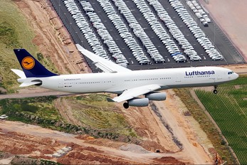 D-AIGT - Lufthansa Airbus A340-300