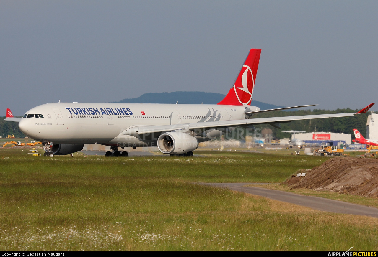 Turkish Airlines TC-JNR aircraft at Nuremberg
