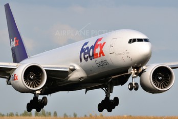 N850FD - FedEx Federal Express Boeing 777F