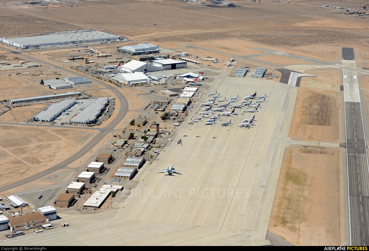 - Airport Overview - aircraft at Victorville - Southern California Logistics