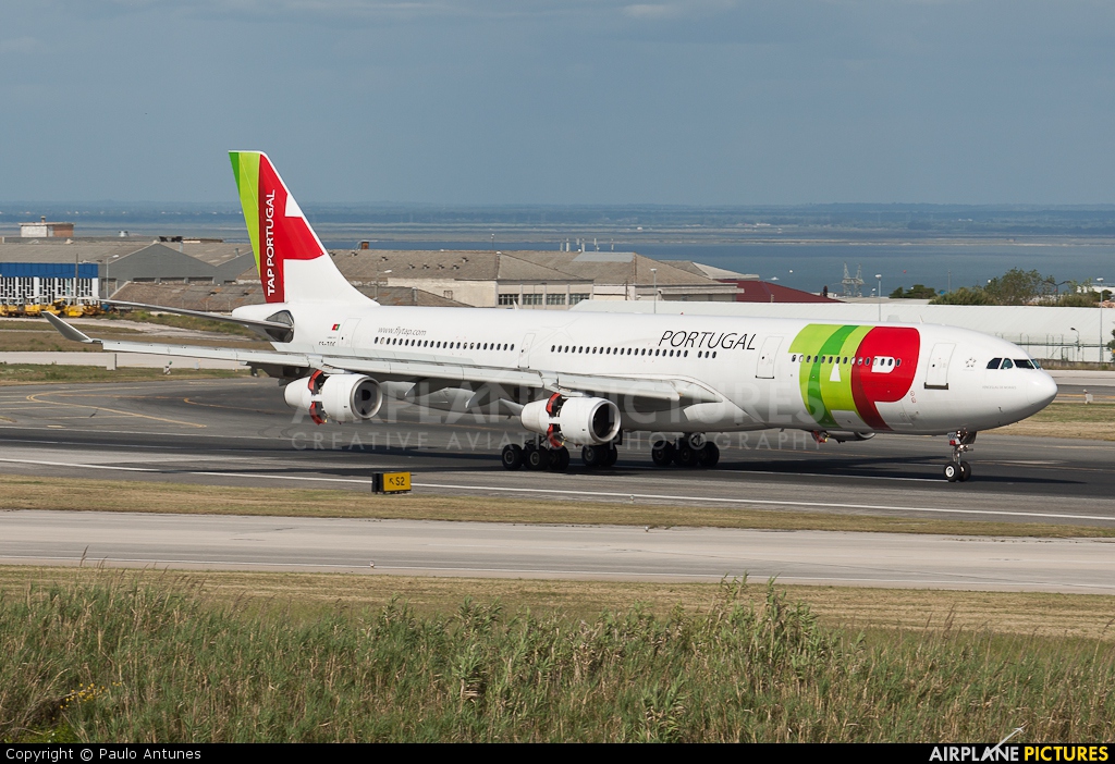 TAP Portugal CS-TOC aircraft at Lisbon