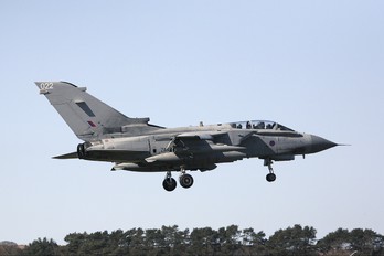 ZA453 - Royal Air Force Panavia Tornado GR.4 / 4A