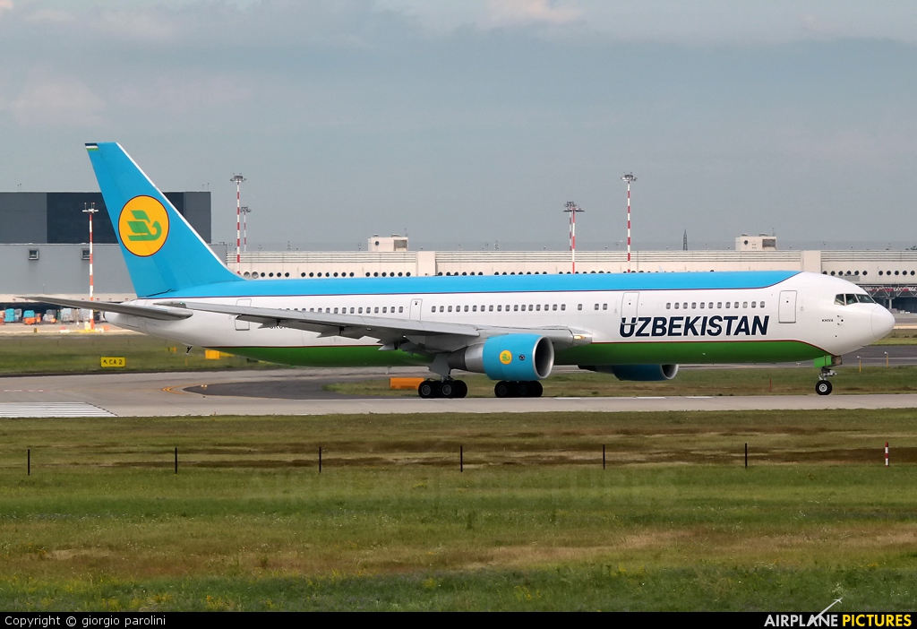 Uzbekistan Airways UK67002 aircraft at Milan - Malpensa