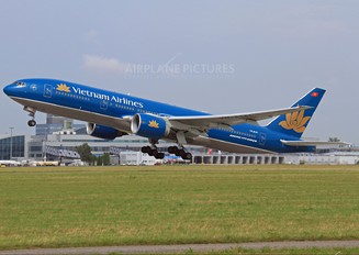 VN-A141 - Vietnam Airlines Boeing 777-200ER