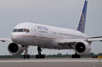 N518UA - United Airlines Boeing 757-200