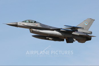 J-009 - Netherlands - Air Force General Dynamics F-16A Fighting Falcon