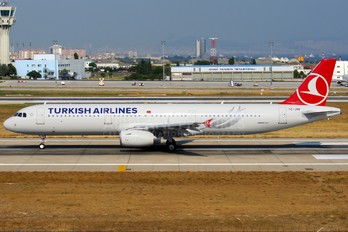 TC-JSB - Turkish Airlines Airbus A321