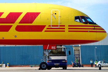 G-BMRE - DHL Cargo Boeing 757-200F