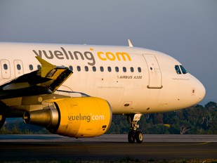 EC-JFH - Vueling Airlines Airbus A320