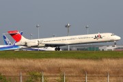 JA005D - JAL - Japan Airlines McDonnell Douglas MD-90 aircraft